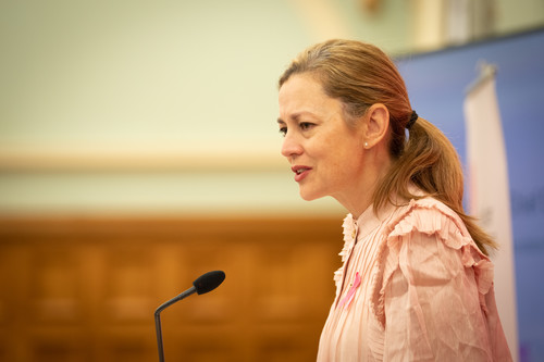 “The future of breast screening is on a knife-edge”, MPs hear at Pink Ribbon Breakfast in Parliament today